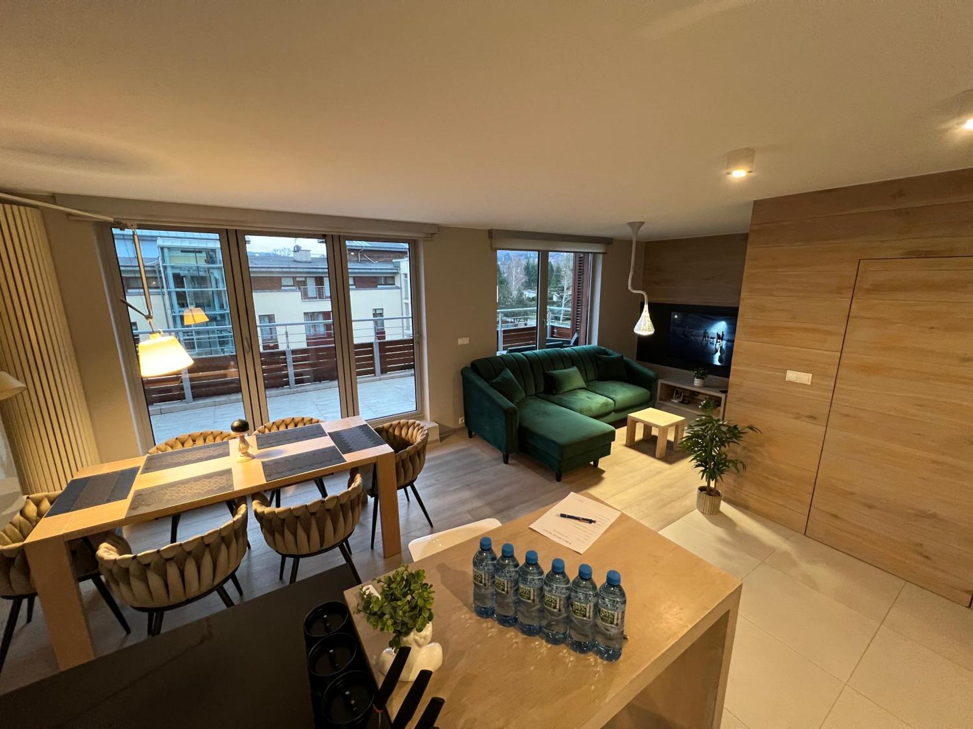 Zeta - 2 Apartment